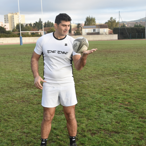 Détail maillot rugby technique blanc matière premium
