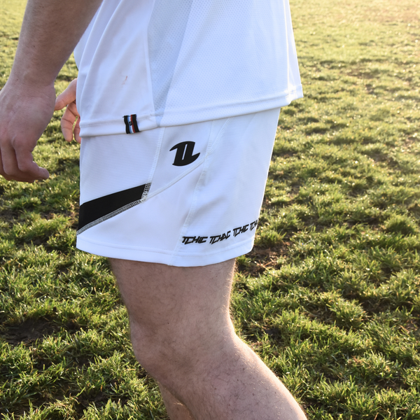Détail short rugby Signature blanc matière premium