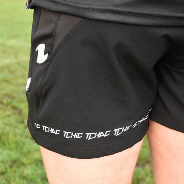 Détail short rugby Signature noir matière premium